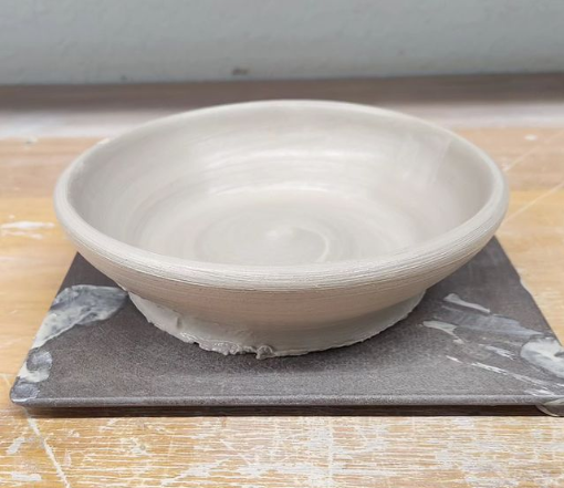 Tips For Your First Pottery Wheel Throwing Class