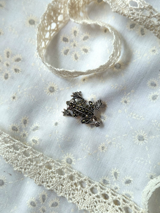 sterling silver frog brooch 
